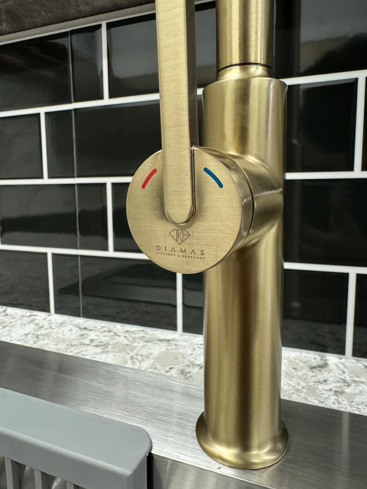 Diamas Quadrate Tap - Satin Gold